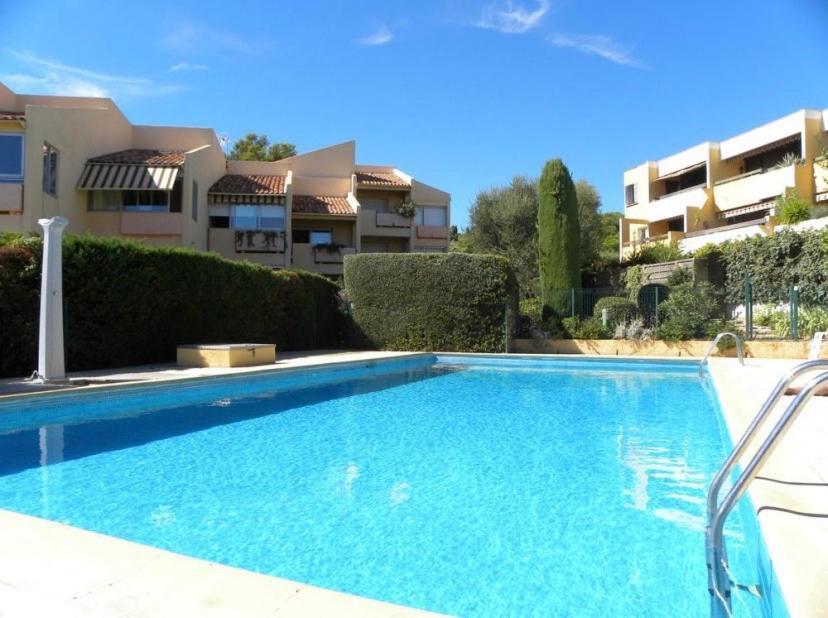 Studio Avec Piscines A 500M De La Plage Бандоль Екстер'єр фото